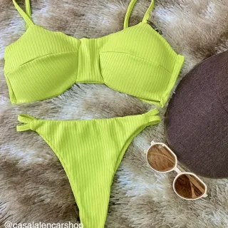 Moda Verão 2023: Biquini com Bojo Canelado - Verde Bandeira