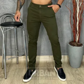 Calça Slim Fit Masculina Premium em Sarja Verde Militar com Lycra