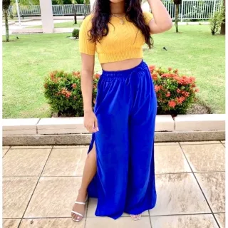 Moda Tendência: Calça Pantalona com Fenda Lateral, Forrada e Cordão na Cintura - Raryel - Militar