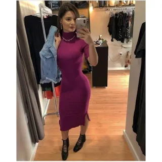 Moda evangélica: Vestido midi com fendas laterais, manga e gola alta canelado - Azul Marinho