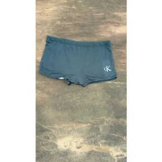 Lisas ou estampadas: sungas de praia - Cinza