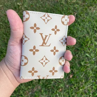 Porta cartões masculino LV, carteira para CNH e documentos em geral - Rosa