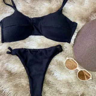 Moda Verão 2023: Biquini com Bojo Canelado - Verde Bandeira