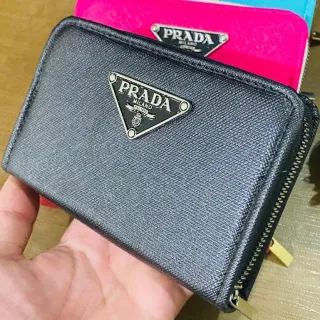 Carteira Feminina Couro Premium - Porta Cartões, Cédulas e Documentos - PD triangulo PRETA