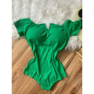 Veste Feminina Canelada com Detalhe em V - Tamanhos M, G e GG - Amarelo