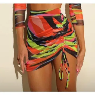 Mini saia de tule com grapiado e regulagem - Saida de praia - Estampa 1