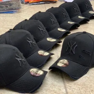 Modelo Casual NY Boné Rasgado Aba Torta 2023 - NY RASGADO AZUL/BRANCO