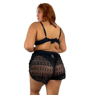 Shorts Plus Size Feminino em Renda Arrastão Preta e Branca - Tam 46 ao 60 - Branco