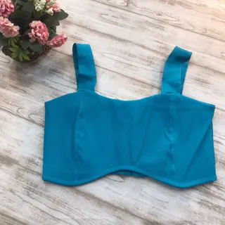 Botões nas Costas Top Cropped com Detalhe na Cintura - Vinho