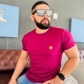 Preço de fábrica! Kit com 3 Camisetas Masculinas em Algodão Fio 30 - Diversas Cores - GG ( Forma Pequena )