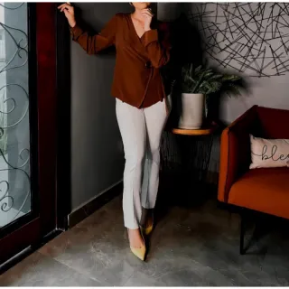 Camisa Transpassada Lisa com Fivela Social - Azul Marinho