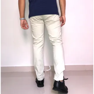 Calça Slim Masculina Casual em Sarja Creme com Elastano - Top - Creme (GELO)