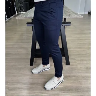 Calça Masculina Social de de Alfaiataria em Sarja Preta - Modelagem Skinny - Café com leite
