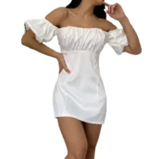 Vestido curto de cetim com manga princesa - G