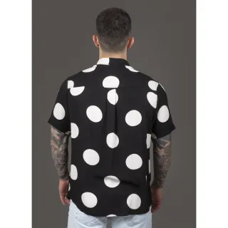 Camisa masculina estampada over preta em tecido de viscose com botões - M