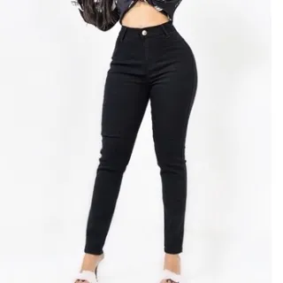 Moda feminina: Calça jeans skinny preta com lycra, cintura alta e modelagem que levanta o bumbum - Preta, 36