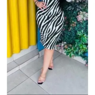 Vestido Midi com gola alta e fenda lateral - Onça
