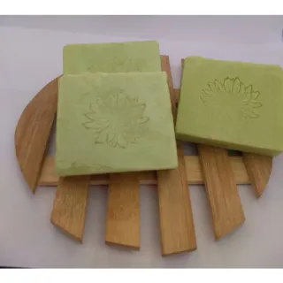 Reduz Acne, Espinhas e Manchas - Sabonete de Babosa (Aloe Vera) - 100g