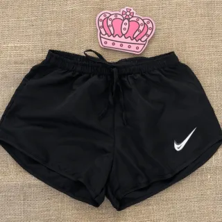 Soltinho e Confortável Shorts Feminino de Tactel para Academia - Ideal para Caminhada - Branco