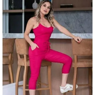 Tendência: Macacão Jogger Bengaline P M G GG - Vermelho