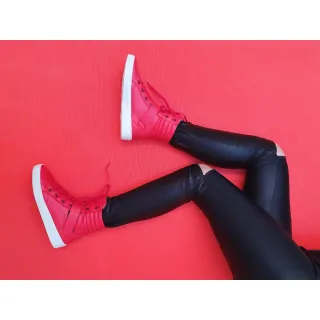 Moda Academia Tênis Botinha Cano Alto Feminina Vermelha Fechamento Velkro - 38