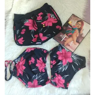 Saida de Praia Evangélico Feminino - Short Flores - PLUMA VERDE