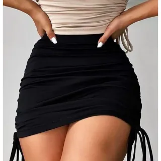 Moda feminina: Saia curta franzida com amarração nas laterais - Branco