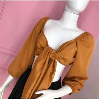 Blusinha feminina cropped manga bufante laço - Moda gringa - Preto