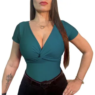 Blusa Feminina Manga Curta Trançada Frente - Blogueiras - Verde Bandeira