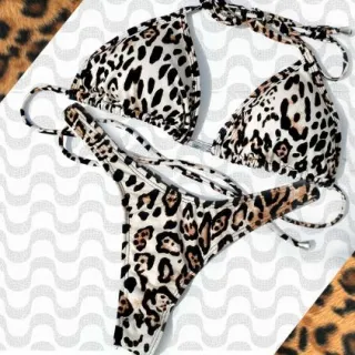 Moda praia: Biquíni Cortininha tendência 2022, empina bumbum - BIQUINI  AZUL