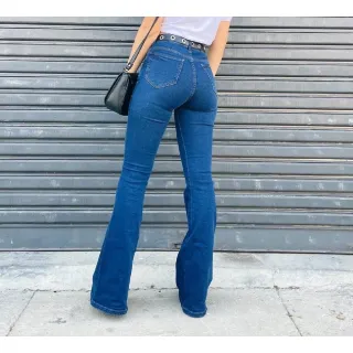 Calça Jeans Flare Bailarina Feminina com Bolso - Cor Jeans Médio - 40