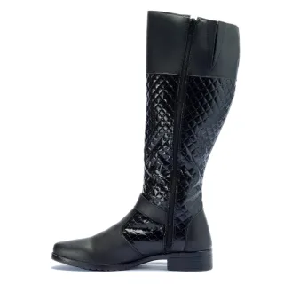 Bota Marrom Cano Alto Feminina com Zíper Lateral - Salto Baixo e Detalhes em Metal - Marrom