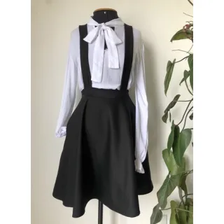 Moda Evangélica - Saia Godê Rodada Salopete com Suspensório - Preto