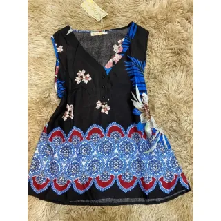 Estampa de verão: Regata feminina com alça larga e botões frontais - Creme com flor