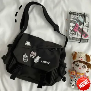 Bolsa Coreana Retrô de Nylon - Grande Capacidade Harajuku - Preto + Emblema + Dinossauro
