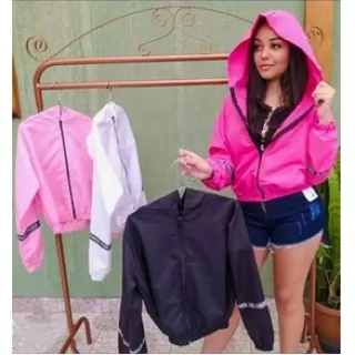 Modelo Tumbrl Cropped Corta Vento Curto Blogueirinha Moda 2022 - Preto