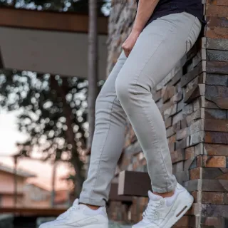 Ótimo Caimento Calças Masculinas Skinny Lycra Cor CREME - Creme