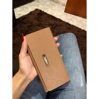 Ótima carteira de mão feminina, perfeita para o dia e noite - Preta