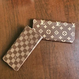 Noite e Dia: Carteira Feminina LV de Mão, perfeita para todas as ocasiões - Carteira LV Flor