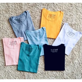 Malha Penteada Algodão Lisa: Camisetas Femininas em Diversas Cores - Azul Denin