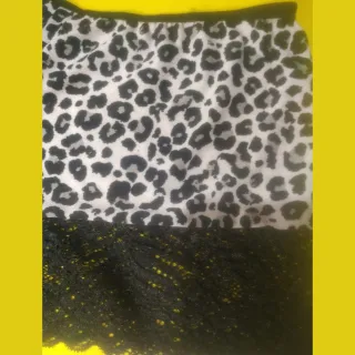 Dormir com estilo: Baby doll Cropped Renda Sexy em renda para noites sensuais - Onça c/ Amarelo