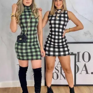 Vestido feminino curto sem manga, gola alta xadrez - P