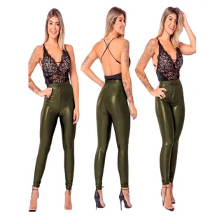 Pronta Entrega: Calça Hot Pants Wolfox em Cirrê com Zíper e Bolso Atrás - Vinho