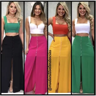 Saia Lisa com Fenda Frontal e Botão - Final de Ano - Saia C fenda Preta