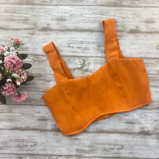 Botões nas Costas Top Cropped com Detalhe na Cintura - Vinho