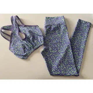 Conjunto de treino suplex feminino transpassado, calça legging e top cropped - Preto