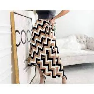 Multi Formas Saia Longa Envelope Lisa com Amarrar e Forro Viscolino - Saia Envelope Verde Bandeira