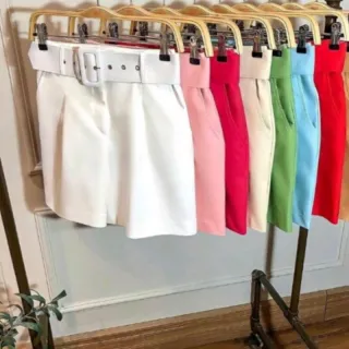 Alta costura social elegante: alfaiataria forrado com cinto e fivela, moda verao - Branco