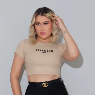 Cropped feminino bordado T-shirt Brooklyn - Cores variadas - Vermelha