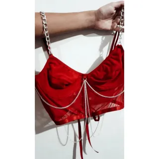 Delírio Cropped - Compre Online na Raryel - Vermelho com corrente Prata